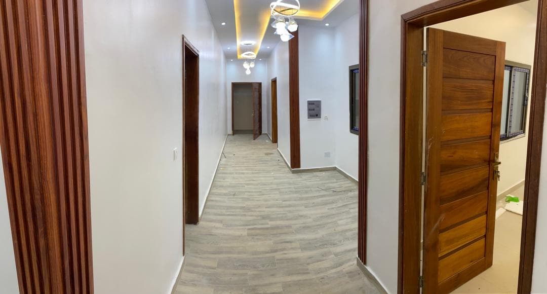 Appartement 2 chambres, salon avec buanderie - Miniature 2