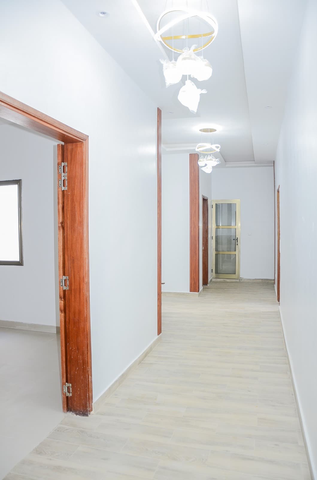 Appartement 2 chambres, salon avec buanderie - Miniature 4