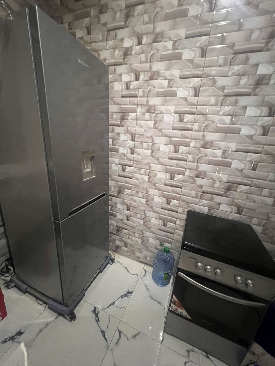 Studio meublée à la cité djily Mbaye avec toutes les commodités. - Miniature 5