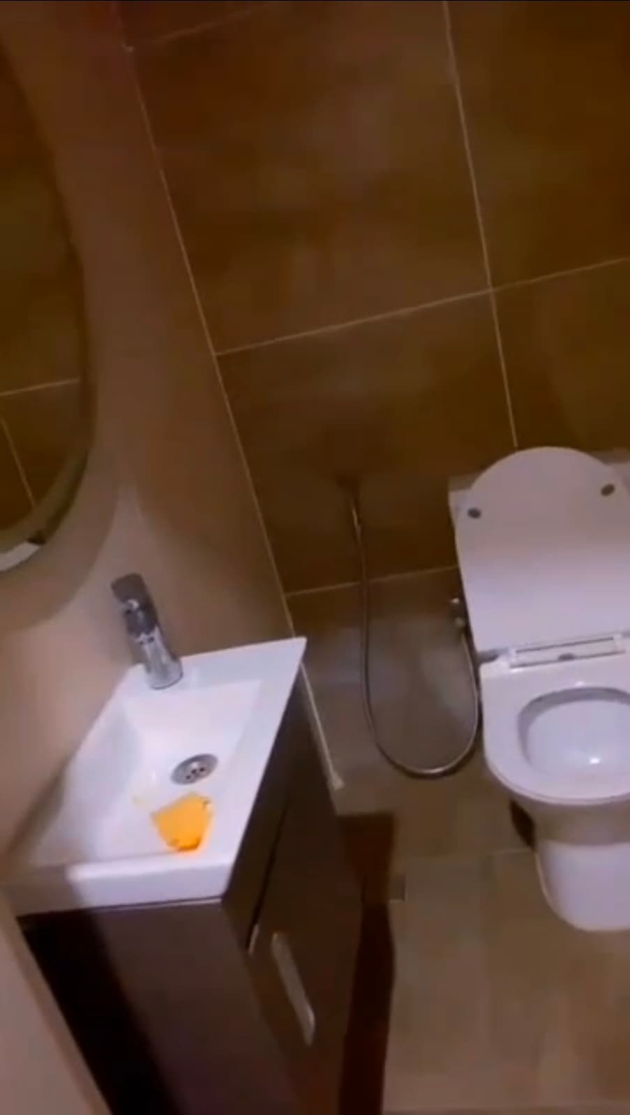  F4 à vendre avec les meubles dans un immeuble - Miniature 4