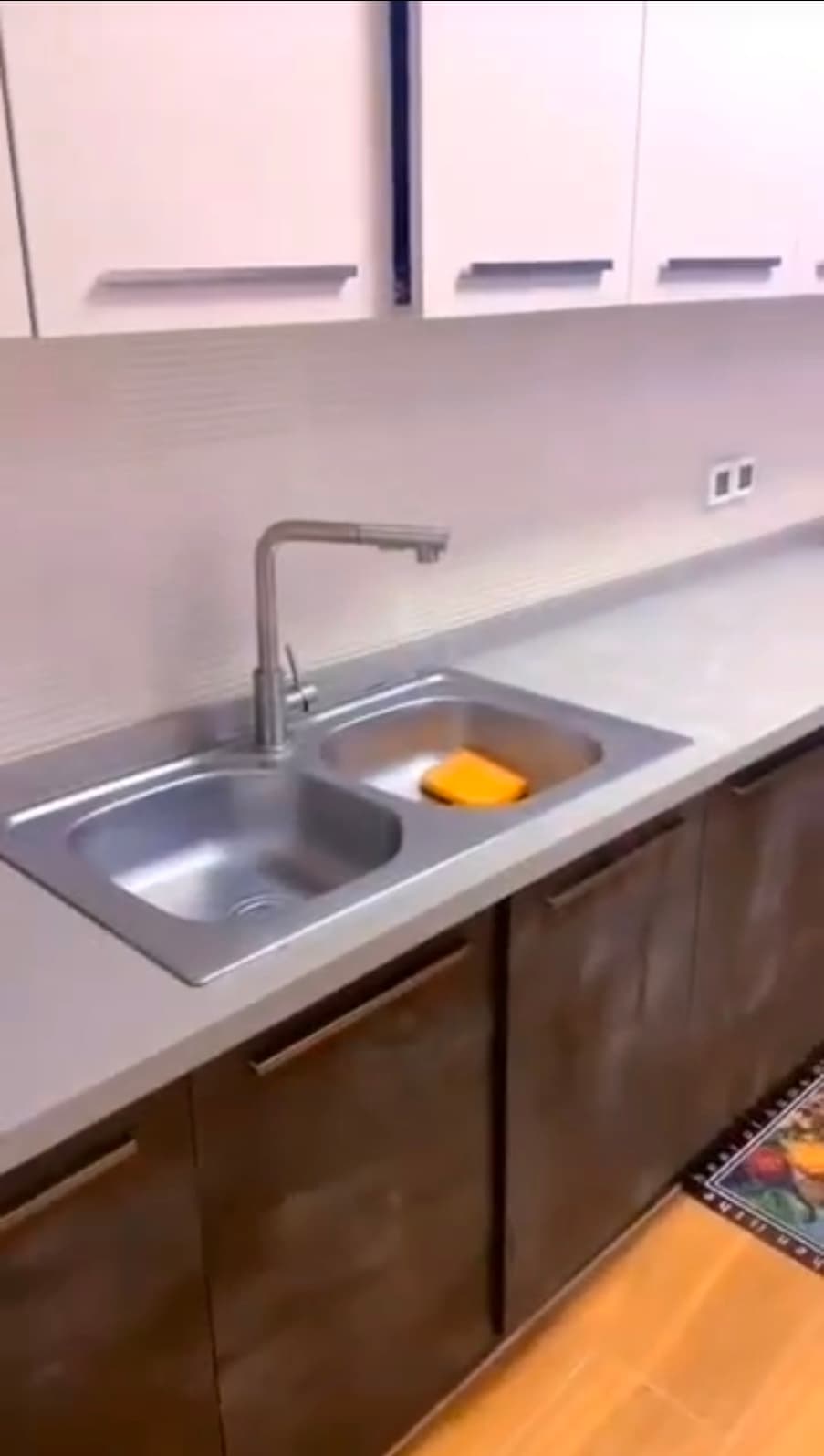  F4 à vendre avec les meubles dans un immeuble - Miniature 5